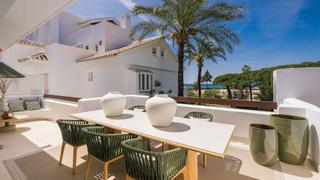 Appartement à Río Real. Apartamento en urbanización palm beach en primera línea de playa