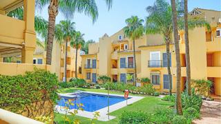 Appartement à Nagüeles Alto. Apartamento en urbanización single homes en la milla de oro en v