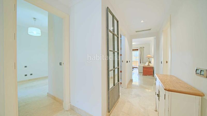 Foto 4baadfe9-a638-40f3-8c00-f0a0b7bc6bf2. Apartamento  en urbanización single homes en la milla de oro en venta en Marbella