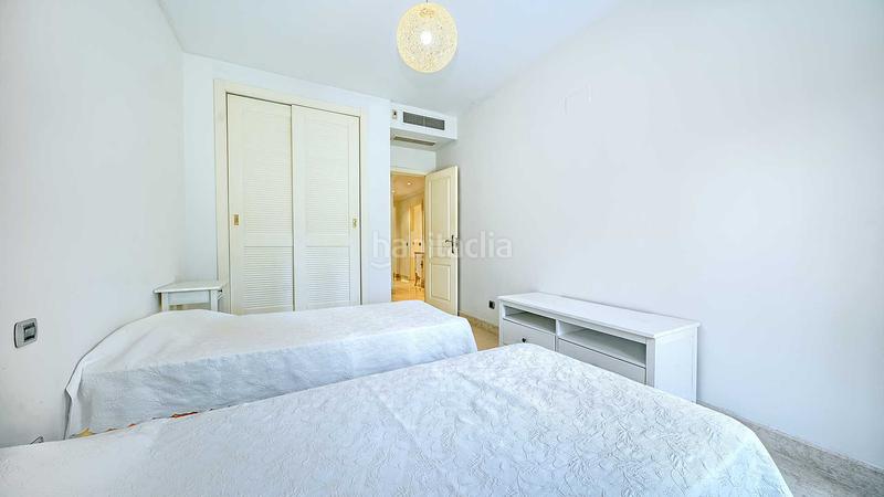 Foto 52a8d883-82af-4273-b601-508d5ef61c6e. Apartamento  en urbanización single homes en la milla de oro en venta en Marbella