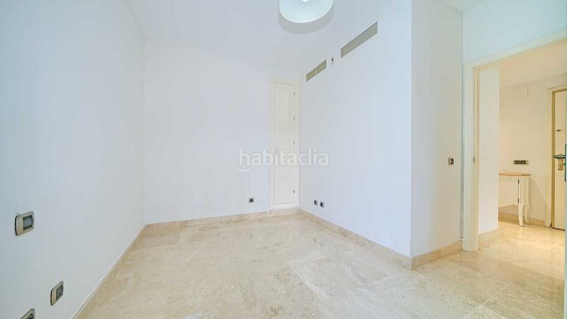 Foto 5f16a617-dfa1-4a4a-acb4-5eb9433b0458. Apartamento  en urbanización single homes en la milla de oro en venta en Marbella