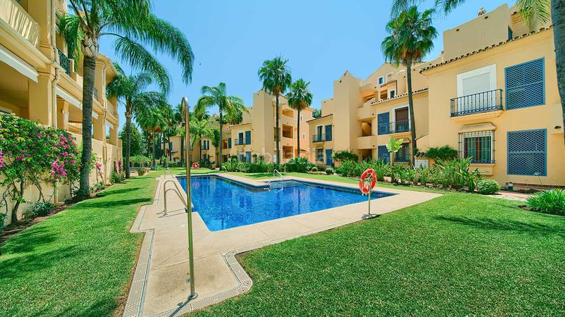 Foto 7628e6dc-bf6f-4cbe-a46e-2dc31c98db3a. Apartamento  en urbanización single homes en la milla de oro en venta en Marbella