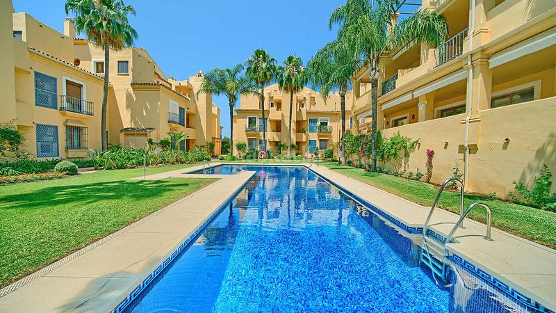 Foto f06257ec-df40-4834-b82e-7090c6d5b709. Apartamento  en urbanización single homes en la milla de oro en venta en Marbella