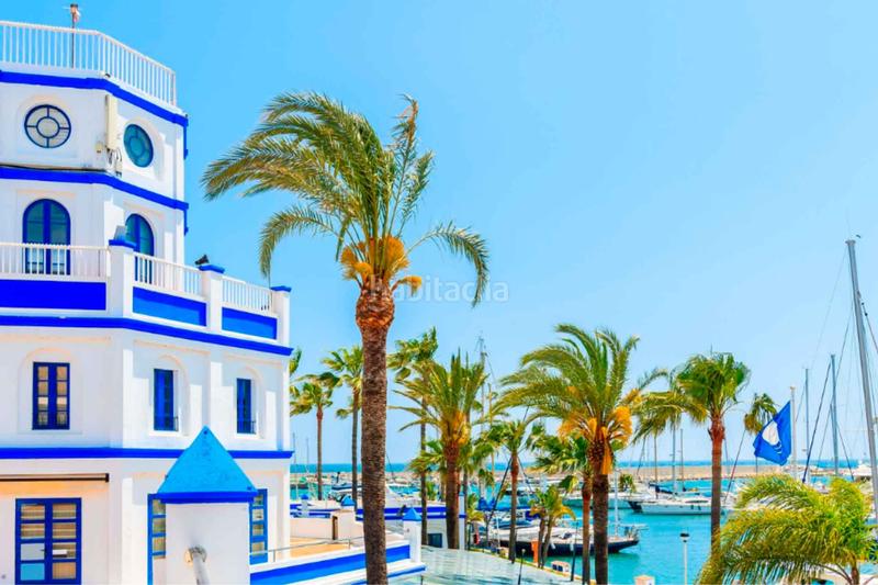 Foto bc2a6258-f085-4c1e-8ff4-8d51674f7f27. Piccolo appartamento con parcheggio piscina in Zona de Punta Plata Estepona