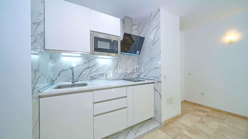 Foto a9fc6674-4483-4df1-bcf9-276f36429cb7. Estudio  completamente renovado centro a la venta en Marbella