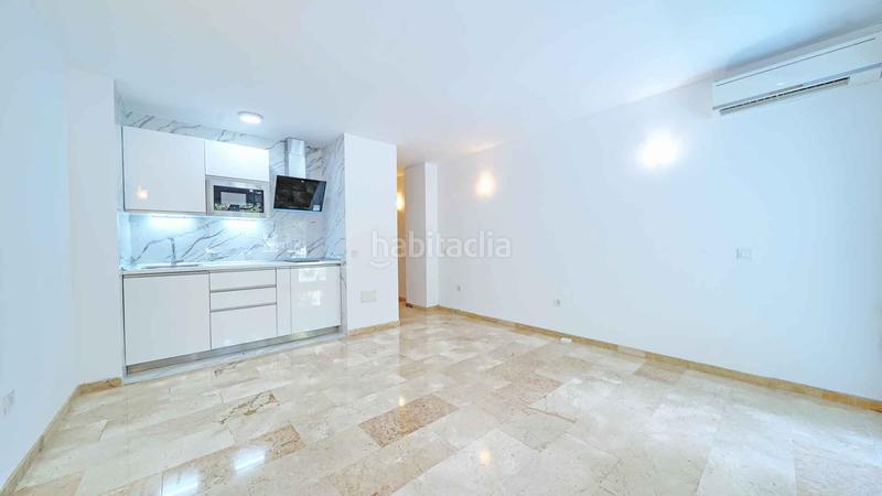 Foto c0647765-e178-4297-a94f-cde6cf7d9380. Estudio  completamente renovado centro a la venta en Marbella