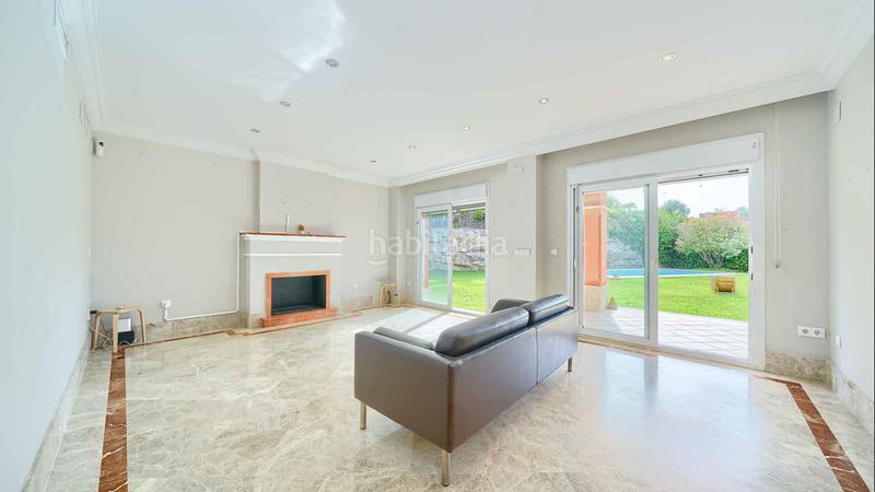 Foto 6f34ecd6-1a45-4c79-9885-291af071716d. Casa villa independiente en urbanización Santa Clara en primera linea de golf en venta. en Marbella