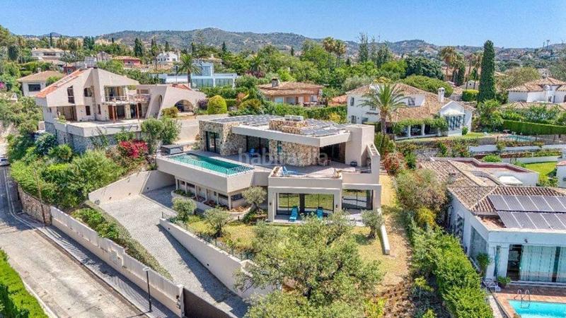 Foto 62f01612-9a7a-440b-9b7e-cd39c4a3dfa9. Casa villa en Elviria con vistas panorámicas al mar en venta en Marbella