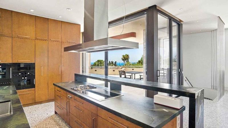 Foto 656122f4-1ae5-4f6e-a402-1b0f424fa825. Casa villa en Elviria con vistas panorámicas al mar en venta en Marbella