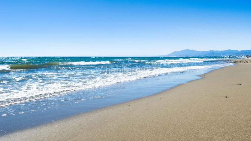 Foto 9f261535-f04d-43a1-b430-a920fdcc25b8. Casa villa en Elviria con vistas panorámicas al mar en venta en Marbella
