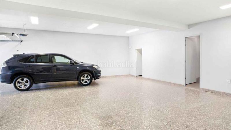 Foto f257d5f2-be6f-4ea8-b98b-ced741085240. Casa villa en Elviria con vistas panorámicas al mar en venta en Marbella