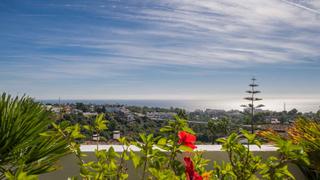 Attique à Sierra Blanca. Ático en urbanización monte paraíso golf  country club con vista