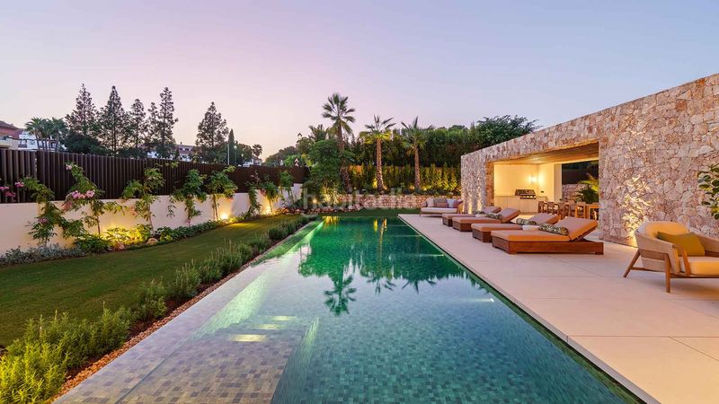 Foto 28a761a8-9d13-4173-80bf-4db37fc83d95. Casa amb aparcament piscina a lomas de Marbella club Marbella