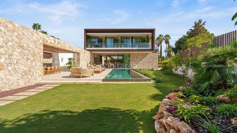 Foto ae8fb538-19a1-4edb-a3db-c6676cc6a107. Casa amb aparcament piscina a lomas de Marbella club Marbella