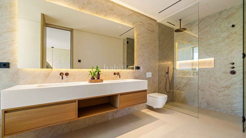 Foto d1440dd5-b076-41ba-b2c2-b5465a0c8c8a. Casa amb aparcament piscina a lomas de Marbella club Marbella