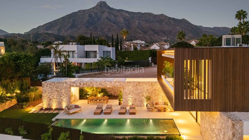 Foto e43a3d79-338e-46e3-badb-3156271ec578. Casa amb aparcament piscina a lomas de Marbella club Marbella