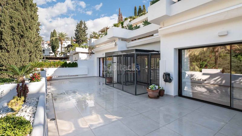 Foto 39dc64d7-99e5-4c95-b41d-349e2abbfd0e. Apartament amb aparcament piscina a lomas de Marbella club Marbella