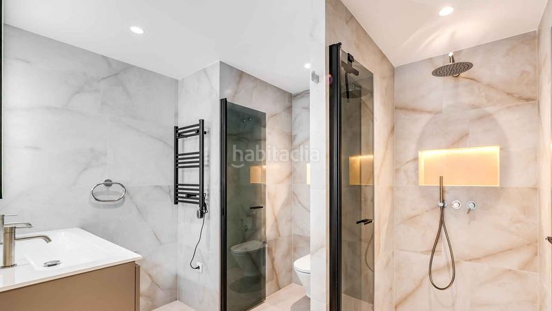 Foto 7df5f853-6871-4ce2-b2dc-c054a8b6e54e. Apartament amb aparcament piscina a lomas de Marbella club Marbella