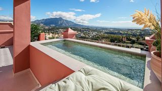 Ático  Cerro artola 1. Ático con vistas panorámicas al mar en venta en monte halcones,