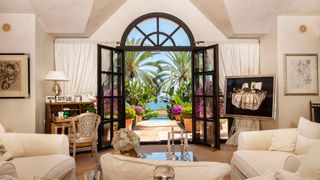 Casa a Sierra Blanca. Villa con vistas al mar en sierra blanca, marbella, en venta