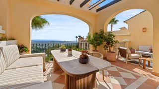Àtic a La Quinta. Ático con vistas al mar en la quinta, benahavís en venta