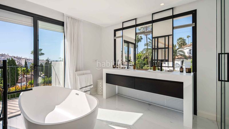 Foto 72bbc690-7b1a-468a-894d-96df486f4a4f. Casa amb aparcament piscina a Los Naranjos Marbella