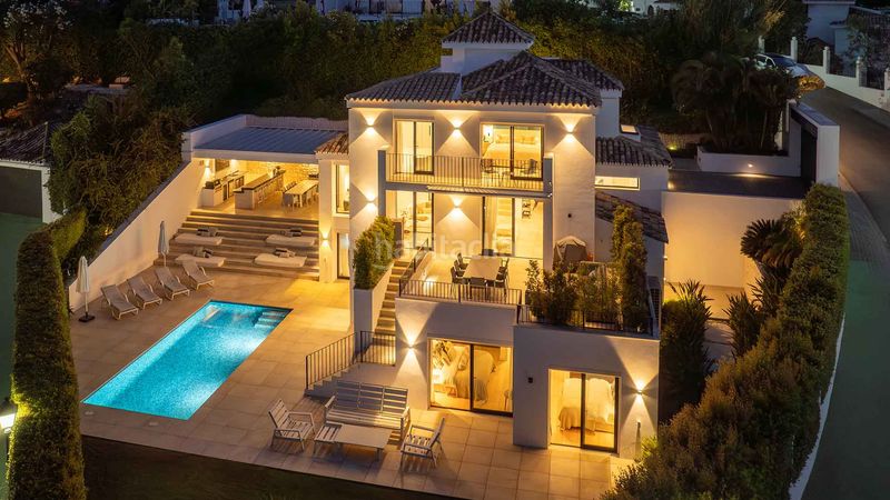 Foto 9075e7ff-97da-4e66-99b7-d610a8171ee9. Casa amb aparcament piscina a Los Naranjos Marbella