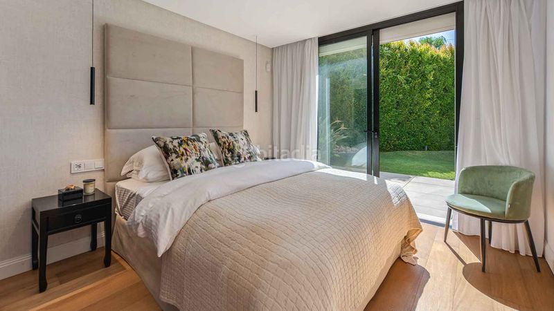 Foto f923ec64-2c5e-4c6d-9a59-66cfd4ac081e. Casa amb aparcament piscina a Los Naranjos Marbella