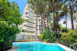 Apartament a La Carolina - Guadalpín. Apartamento en jardin del merditerráneo lado playa a la venta