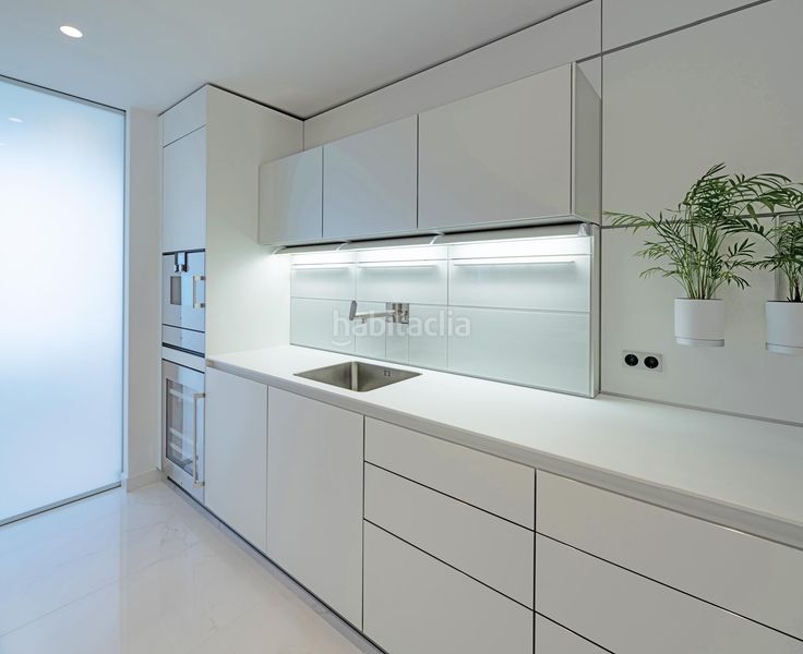 Foto 2c50e522-0fbd-4472-9885-45e520c765e8. Apartament amb aparcament piscina a La Carolina - Guadalpín Marbella