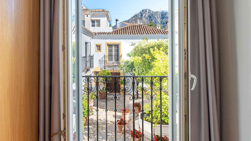 Foto f94d93f3-890a-4cca-85b6-e423da77cdff. Casa adossada a La Carolina - Guadalpín Marbella