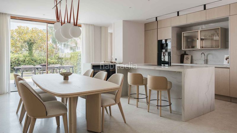 Foto 18be3bba-cfb5-4ff8-bd44-0161f6bed4ad. Apartament amb aparcament piscina a Los Naranjos Marbella
