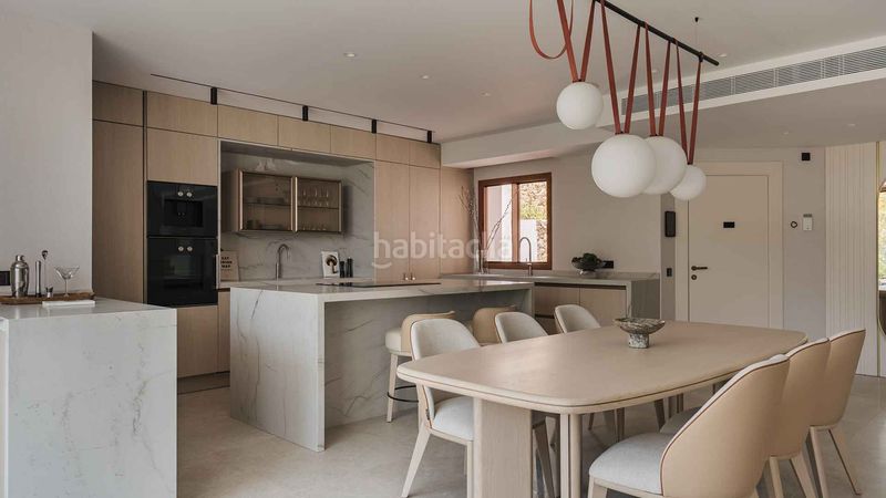 Foto 491bacc1-176a-4cdd-82d5-60e16d1a912b. Apartament amb aparcament piscina a Los Naranjos Marbella