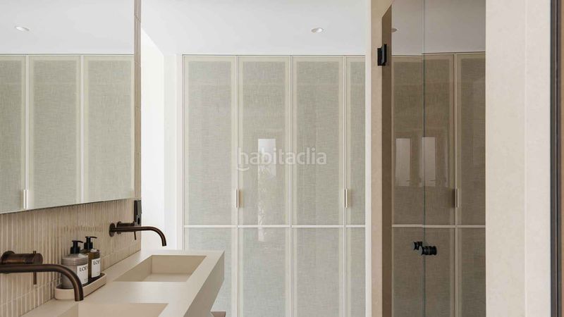 Foto dae93917-dd31-4efe-87bc-790379df2412. Apartament amb aparcament piscina a Los Naranjos Marbella