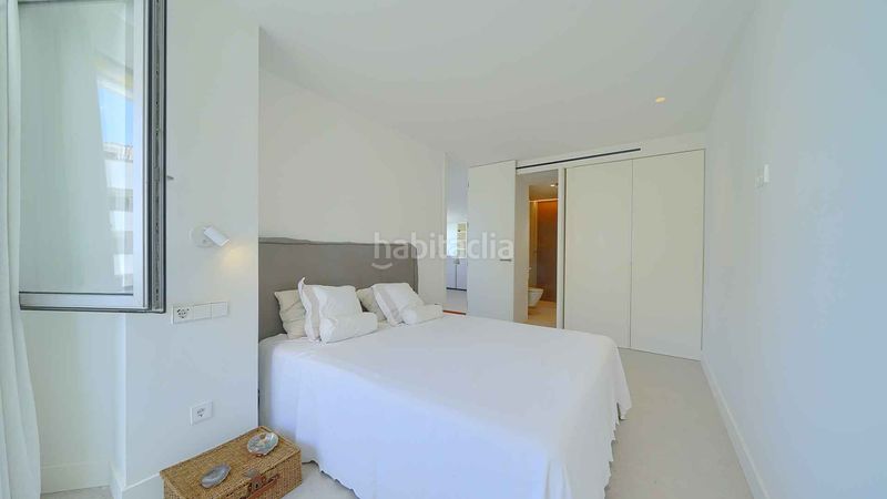 Foto 20864cc7-8c8a-441e-be52-41b1afdfd5ef. Àtic amb aparcament piscina a Playa de la Fontanilla Marbella