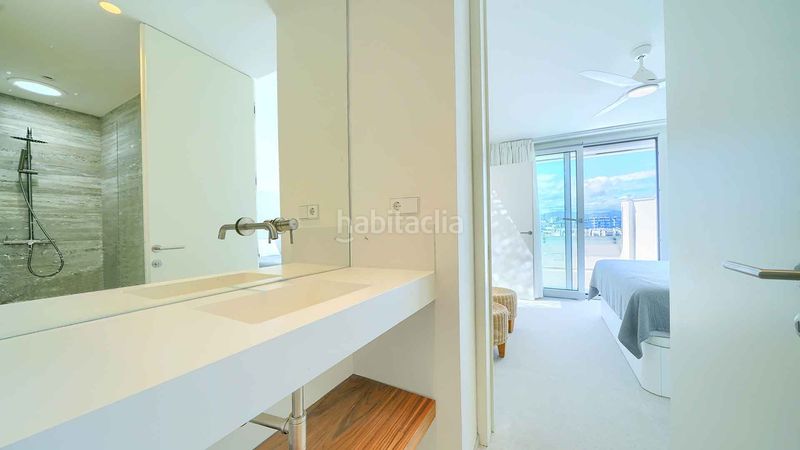 Foto ade94379-3e08-48ed-aa82-e285b4c9875a. Àtic amb aparcament piscina a Playa de la Fontanilla Marbella