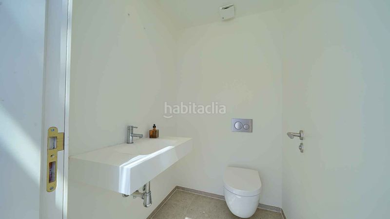 Foto f4e2cbb0-1e59-4e90-97cc-d5a1db3767fe. Àtic amb aparcament piscina a Playa de la Fontanilla Marbella