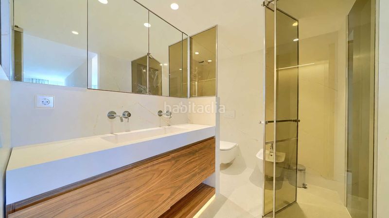 Foto fe8710b1-ddef-4e9d-a4b9-7229a4a05bab. Àtic amb aparcament piscina a Playa de la Fontanilla Marbella