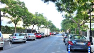 Aparcament cotxe a Playa de la Fontanilla. Plaza de aparcamiento en cipreses del mar a la venta