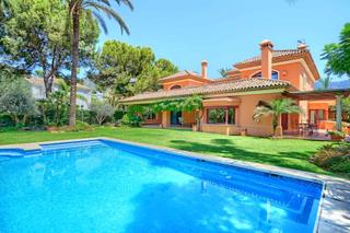 Casa a Sierra Blanca. Villa en sierra blanca en venta