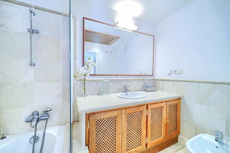 Foto 9e30ff88-4d73-47f0-b037-8689d64690a2. Ático  en rio real a la venta en Río Real Marbella