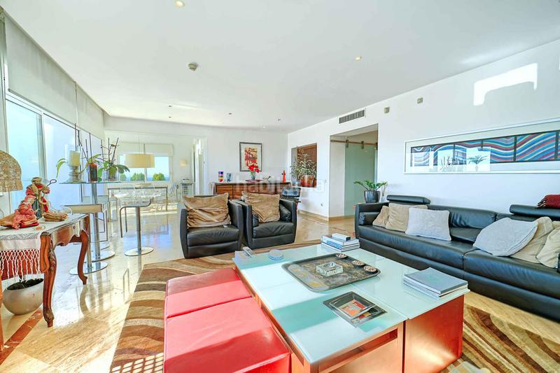 Foto fb44d691-4eb0-47cb-b5e0-d85b75d9c09d. Ático  en rio real a la venta en Río Real Marbella