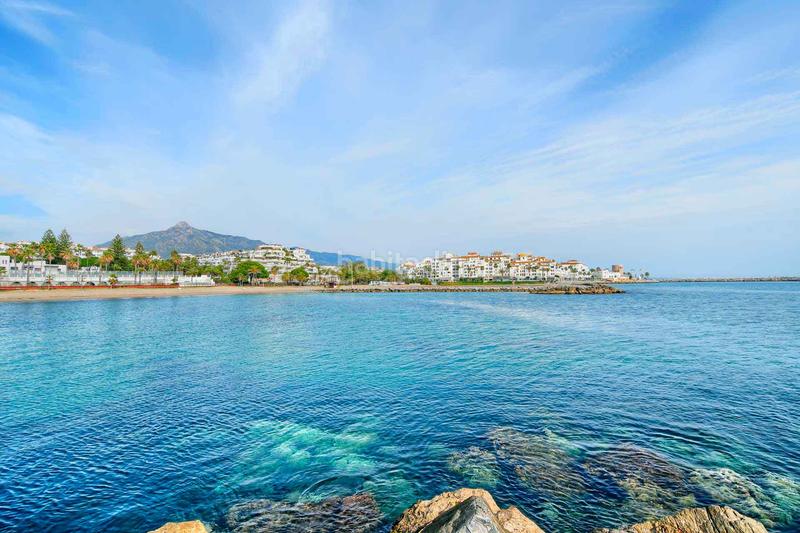 Foto 7a3b74f7-7869-41b3-bd9b-69fe1e3e00dd. Ático  en milla de oro de nueva construcción en urbanización cerrada a estrenar en venta en Marbella