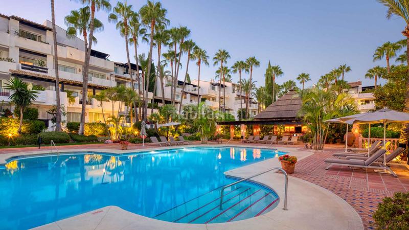 Foto 9bcf429c-0dc6-4207-8902-8bf4225e424d. Apartamento  completamente renovado en marina Puente Romano en venta en Marbella