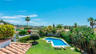 Casa a El Paraíso. Villa en paraiso alto en venta, benahavis