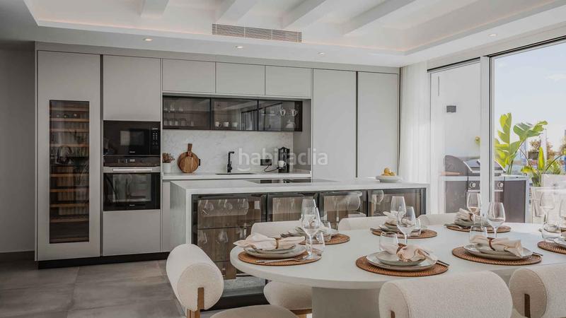 Foto 0b1b9a13-100f-48a8-9021-0308bc1bd2e3. Ático  en Puerto Banús en primera línea con vistas panorámicas en venta en Marbella