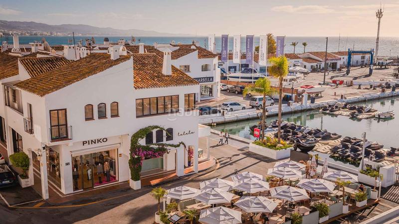 Foto 55207745-294d-424a-a5d0-ae7dbe5e111d. Ático  en Puerto Banús en primera línea con vistas panorámicas en venta en Marbella