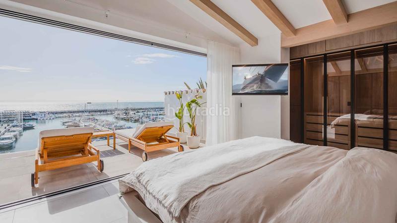 Foto da3fb399-a09d-4898-a2ae-390cda39a129. Ático  en Puerto Banús en primera línea con vistas panorámicas en venta en Marbella