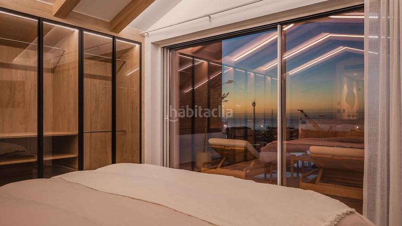 Foto e475f6d5-ed4b-4493-9806-6ab6b7d3c1ec. Ático  en Puerto Banús en primera línea con vistas panorámicas en venta en Marbella