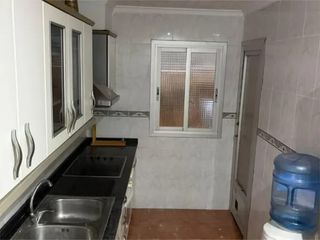 Pis  Carrer de vicente lópez 27. Piso económico reformado  con trastero en silla.